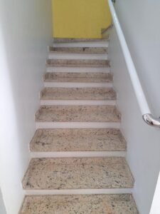SOBRADO À VENDA – VILLA BRANCA